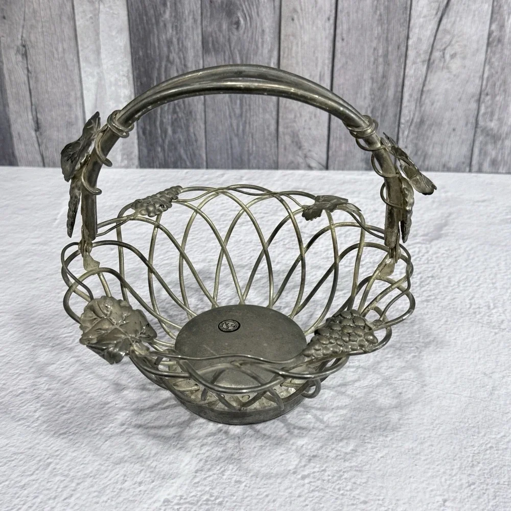Vintage Godinger Silver Art Co. Silverplated Grape & Leaf basket